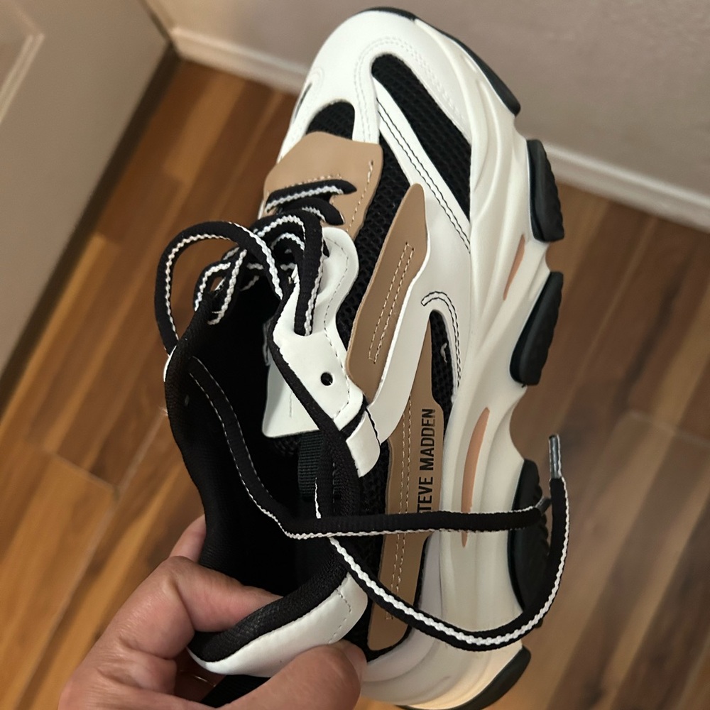 Steve Madden sneakers
